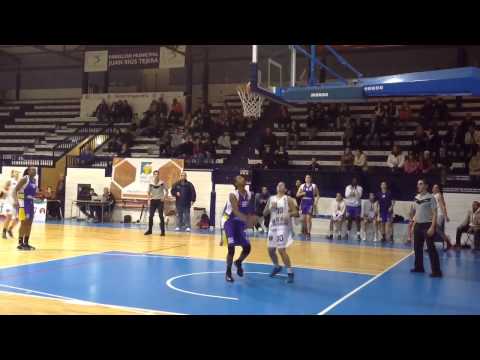 La primera victoria del CB Clarinos