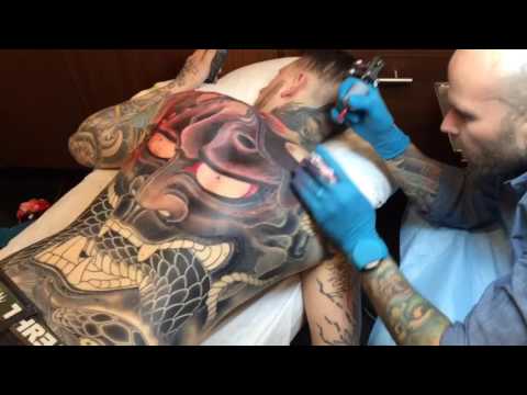 Mike Rubendall tattooing Skinny Bagwell