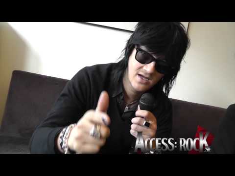 Access: Christmas Jyrki69 from The 69 Eyes wishes you a Vampire Christmas!