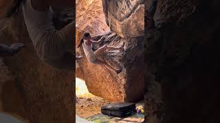 Video thumbnail of Mystery Knobber, V8. Hueco Tanks