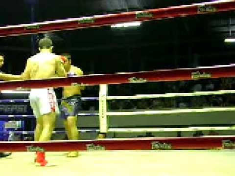 Sean Wright Muay Thai Fight 6.3.2009 Round 1 part1