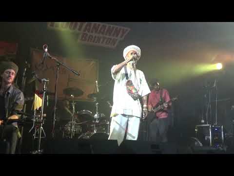 I Warriyah @ Hootananny 17Oct19 Pt 11