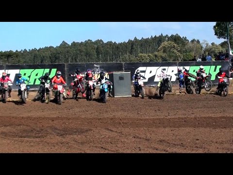 Disputa equilibrada terminou com tombo forte na Corrida de Velocross Nacional