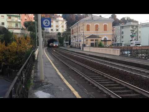 Lis 652 124,652 074 e 656 059 passate a Genova Sturla