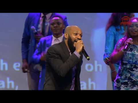Paul Chisom performing 'Halle' with LCGC One Music