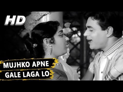 Mujhko Apne Gale Laga Lo Aye Mere Humrahi — watch video