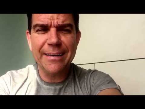 TV Ekwall: På en balkong i Abu Dhabi - presschefen i "panik"