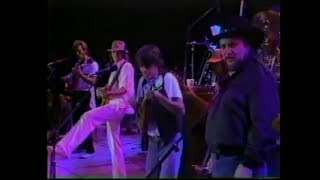 Neil Young with Waylon Jennings - Back to the Country Live at Farm Aid Sept. 22, (1985)