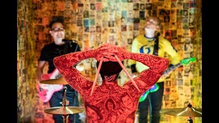 Generational Divide Lyrics English Translation