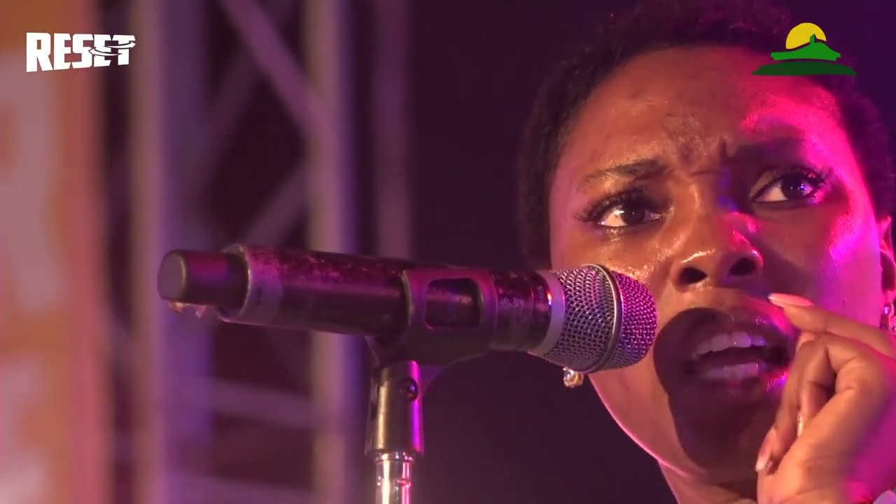 Chidera Favour Ministering at the RESET CAMPUS PRAISE JAM! #Reset @deraspeaks