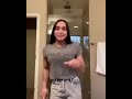 That bitch too strong, she built like king kong (Meme)