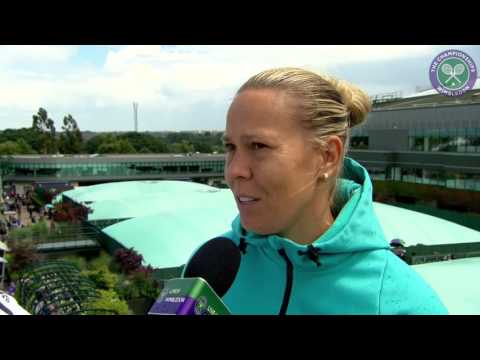 Hlavackova and Hradecka through to third round after three set thriller