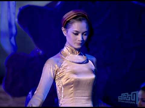 Thể hiện bởi Khánh Linh