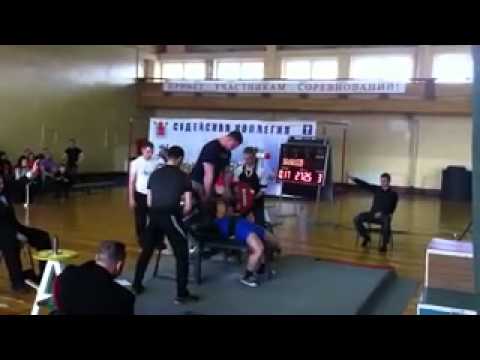 IPF bench press 272,5 kg (600 lbs) @76 kg (167 lbs).