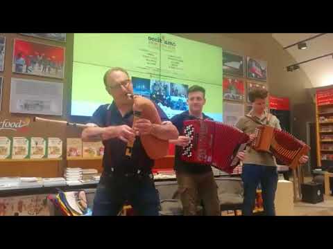 Presentato Occit'amo 2018: mini-concerto di Sergio Berardo