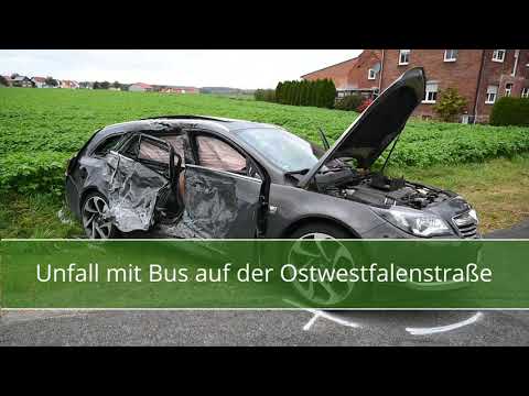 Fünf Verletzte bei Unfall mit Bus in Warburg