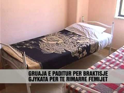 Nena e tre femijeve te braktisur ne gjykate - Vizion Plus - News - Lajme