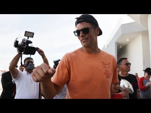 Tom Brady Mic’d Up while Drunk at Bucs Parade