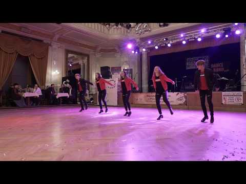 Step by Step Studio Plzeň - Formace Dynamite v Měšťanské besedě