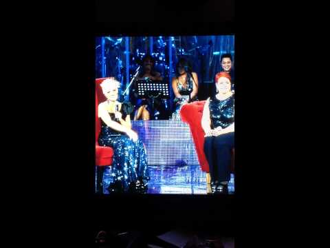 Homeaje a la OTI Yury y Lupita D'lessio