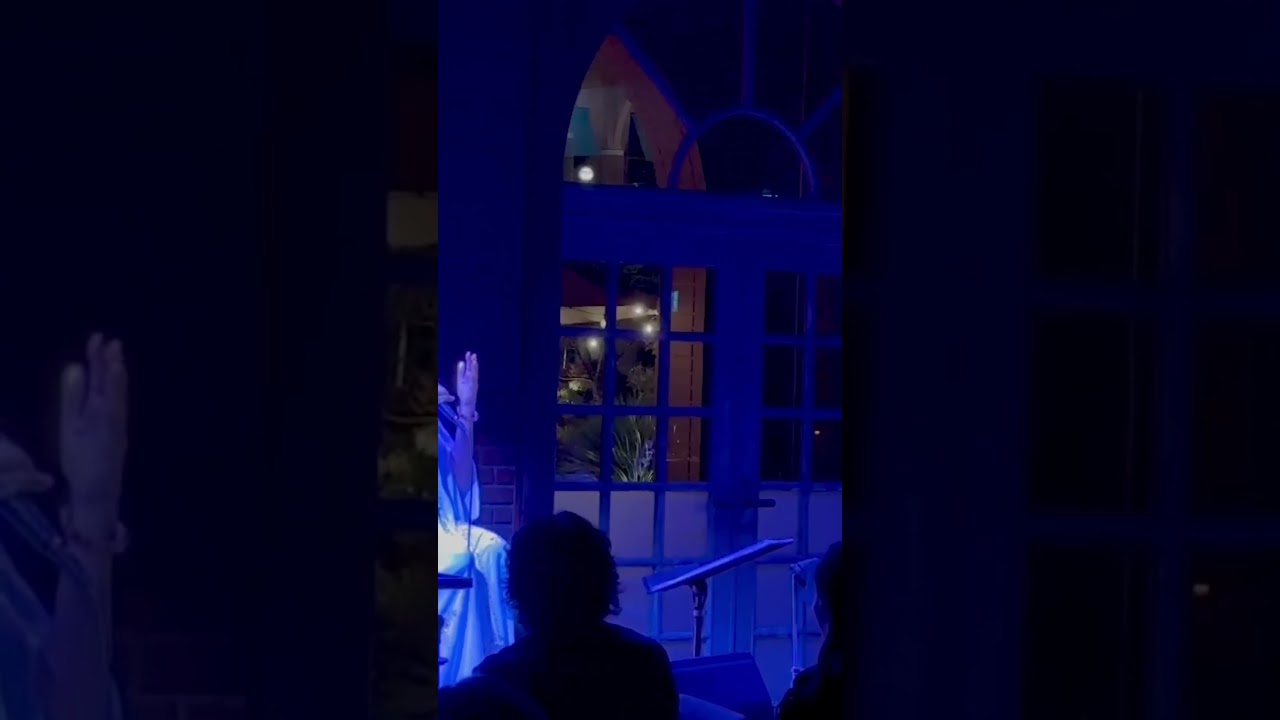 ♪“Deep Blue” song by Shunji Takenaka, lyrics by Geila Zilkha。