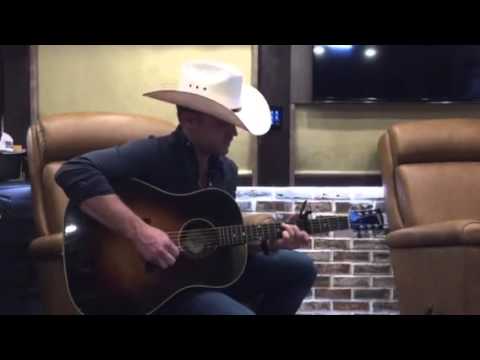 #JustinSingsTweets Part #2 (Travis Tritt's "Anymore")