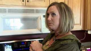 Blind Mom&#39;s Story: Cooking Family Dinners in Complete Darkness