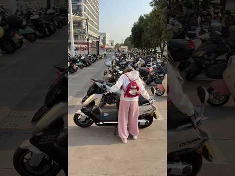 What skill is this girl? #NewYearRidingTailing #GoodLuckTailingYear #TailingKing#FemaleRider