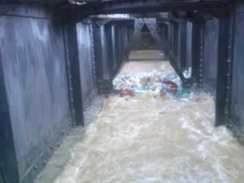 inundatii cornisesti.podul de tren 1.3gp