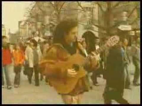 still tryin´ (waiting for a revolution)