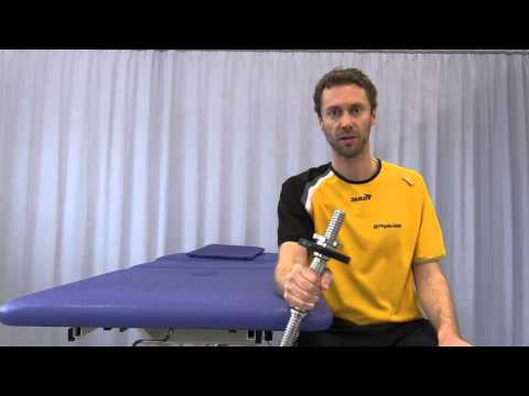 Unterarmdrehung nach innen und außen mit einem Hammer