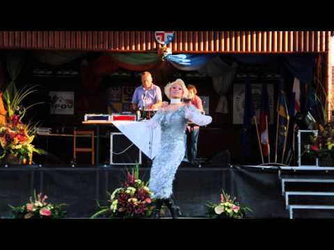 slečna Sindy Helena Vondráčková-Blázen kdo se lásky zříká