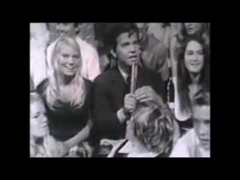 Aary Nano - Santa Claus Is Coming To Town