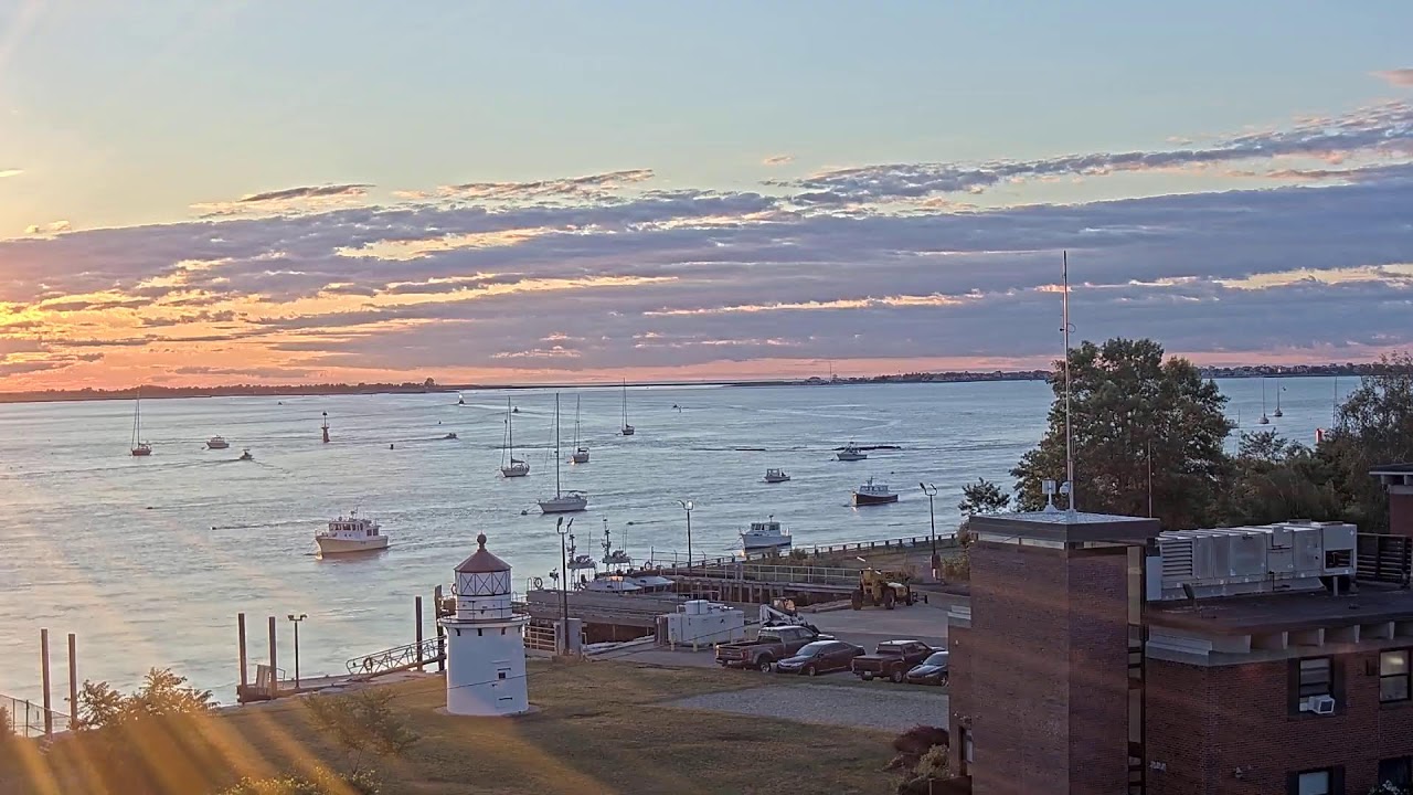 Live webcam view of Newburyport Harbor & Lighthouse