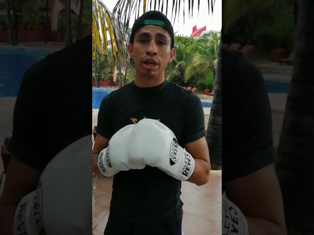 Vídeo relacionado con Knit Factory - Cleo Guantes - Kings Blue - One Size