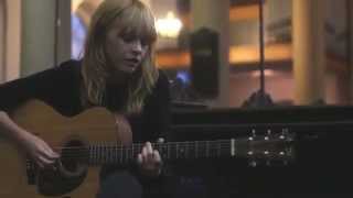 Lucy Rose - Middle of the Bed (Acoustic Version)