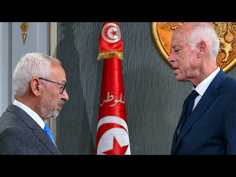 ...الرئيس التونسي يمدد تعليق البرلمان ويفرض تدابير جديد
