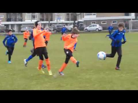 Als Desto aanvalt staat Vinnie klaar.