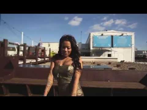 Romi feat Martin Bjerre - Single & Selvstændig