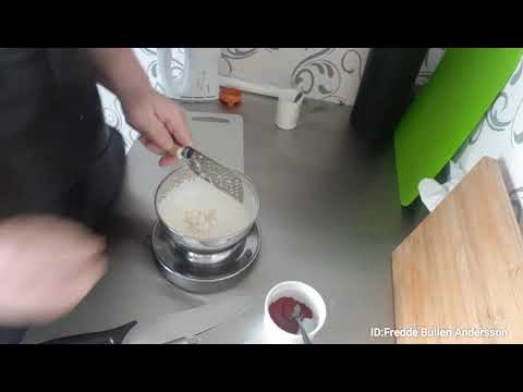 Krämig fräsch somrig kall sås som passar till kött