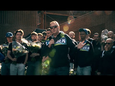 Huldiging Zorg en Zekerheid Leiden bij het stadhuis - toespraken Doug Spradley en burgemeester