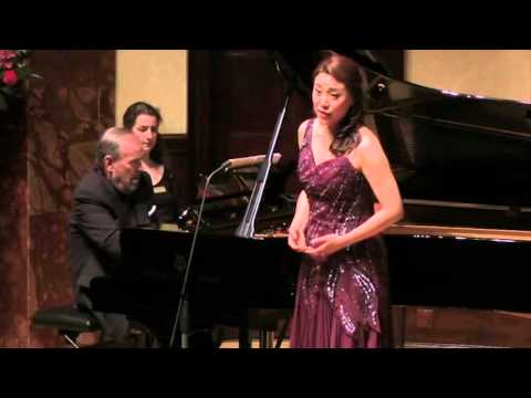 Sumi Hwang and Helmut Deutsch perform Morgen by R. Strauss