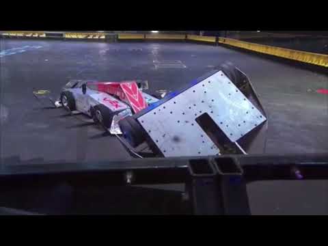 Bronco vs Bombshell | Battle Bots Season 3 Episode 6