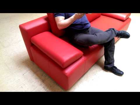 Czerwona rozkładana z pojemnikiem sofa skórzana - KORFU