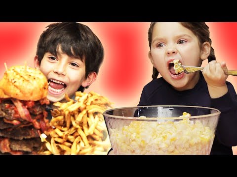 大好物が巨大化！？キッズが巨大版フードに挑戦！