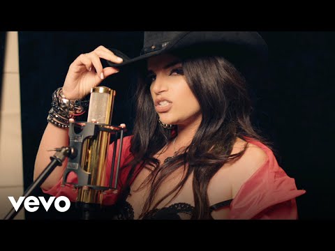 Dunia Ojeda - No Vales Nada (Official Video)