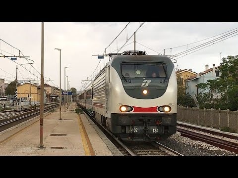 A nice train crew for the InterCity 609! (E402B.134)