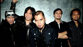 Download lagu Dewa19 - Larut (HQ) mp3