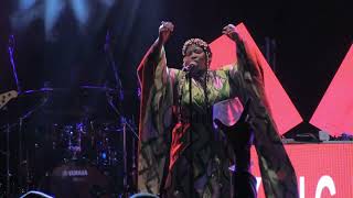 Download lagu Thandiswa Mazwai | Kulungile | @250OnCedarLifestyle | Freedom Day 2025 mp3 Download lagu Thandiswa Mazwai | Kulungile | @250OnCedarLifestyle | Freedom Day 2025 mp3