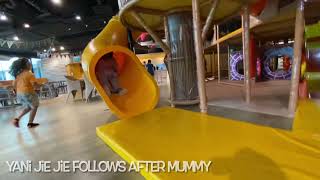 Download lagu Singapore Waka Waka Indoor Playground mp3